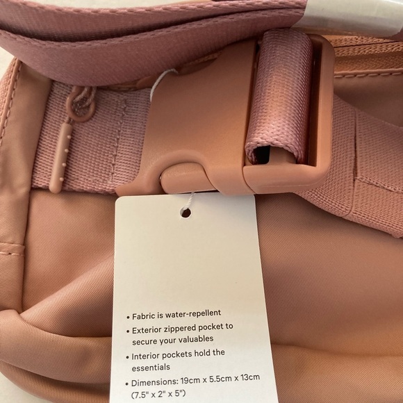 LULULEMON Light Pink Waist Bag Sling Bag Brand New With Tag - Picture 5 of 8